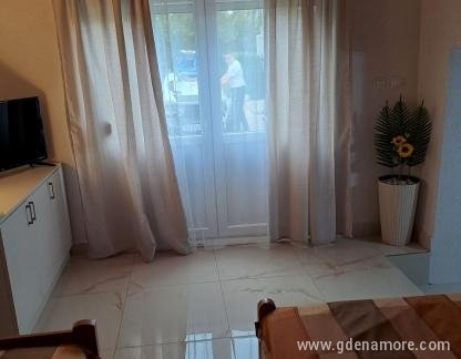 Apartman u Krašićima, privatni smeštaj u mestu Krašići, Crna Gora - 0-02-05-62c8cc0e274f27f9f4f426ef29477132cd75196867